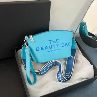 حقيبة كتف أنيقة بأحرف 2025 جديدة للنساء، محفظة فاخرة صغيرة مربعة الشكل، حقيبة كروس عصرية لجميع المناسبات