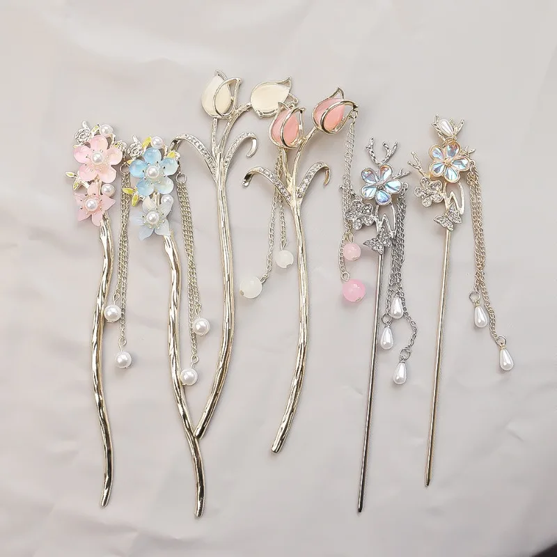 New Chinese style hairpin, coiled hair hairpin, Chinese style women's step shaking headpiece, tassel hair accessory