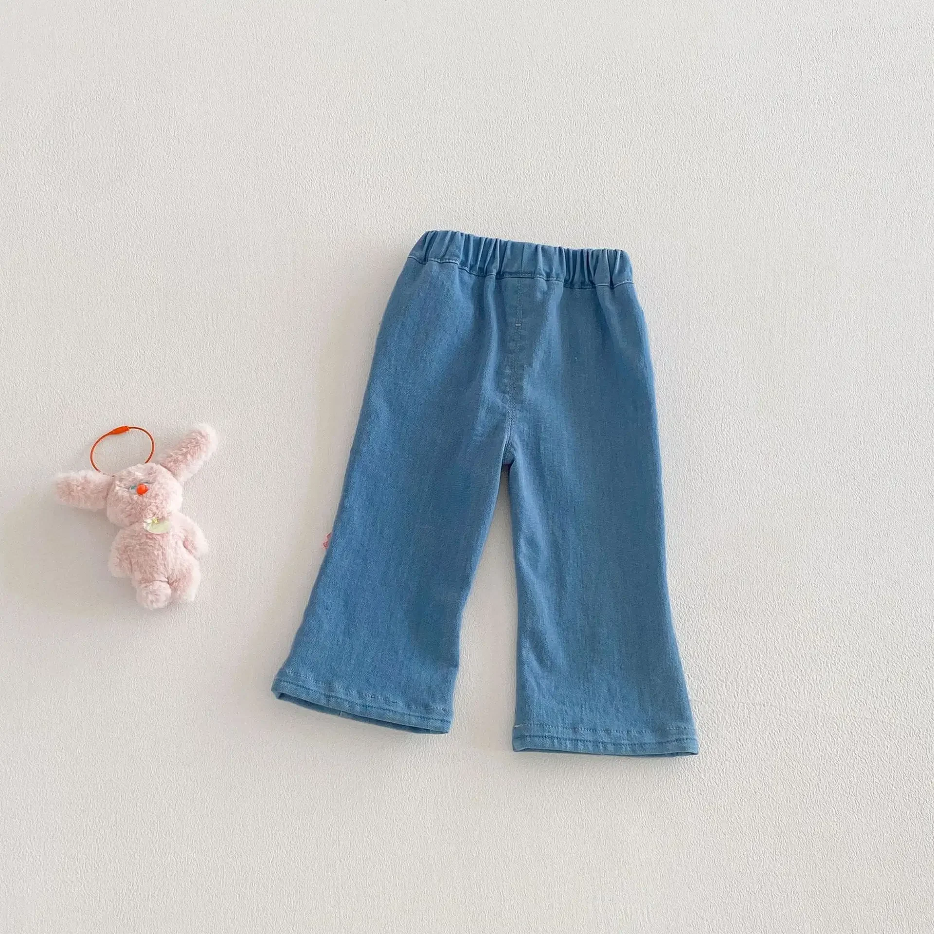 2026 Toddler Girl Flared Jeans Baby Girl Soft Stretch Denim Pants Cute Bow Embellished Casual Playwear Jeans for Toddler 0-5T