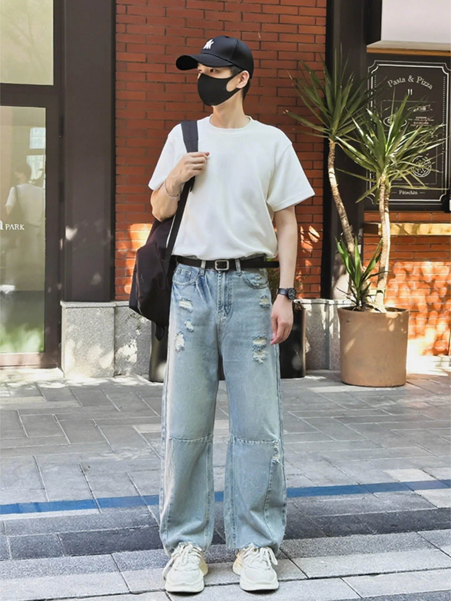 

Men's Casual Loose Fit Denim Jeans Fall Trendy Hole High Street Vibe Straight Leg Cotton Trousers Versatile Comfortable Jeans