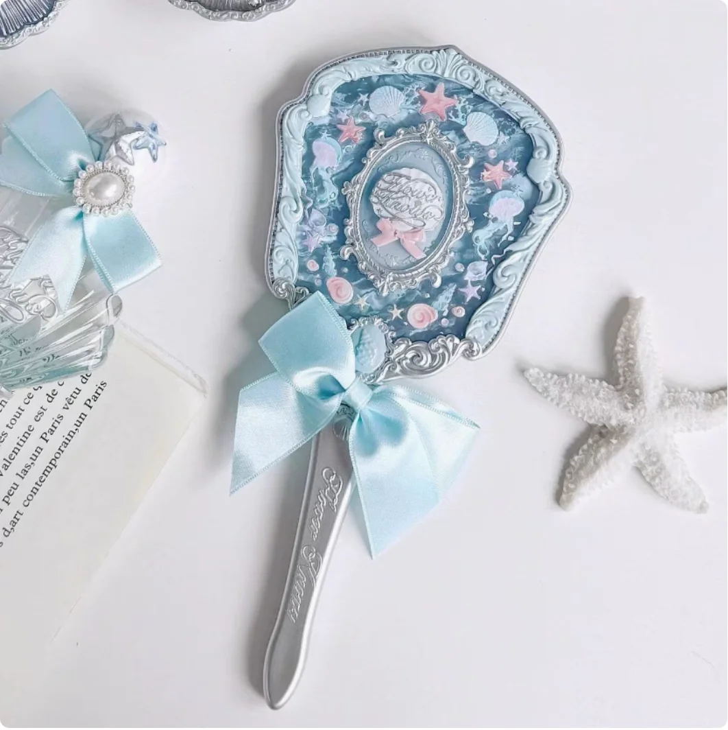 أدوات مرايا مكياج يدوية من Flower Knows Shells Pearl Jewel وغيرها من السلسلة