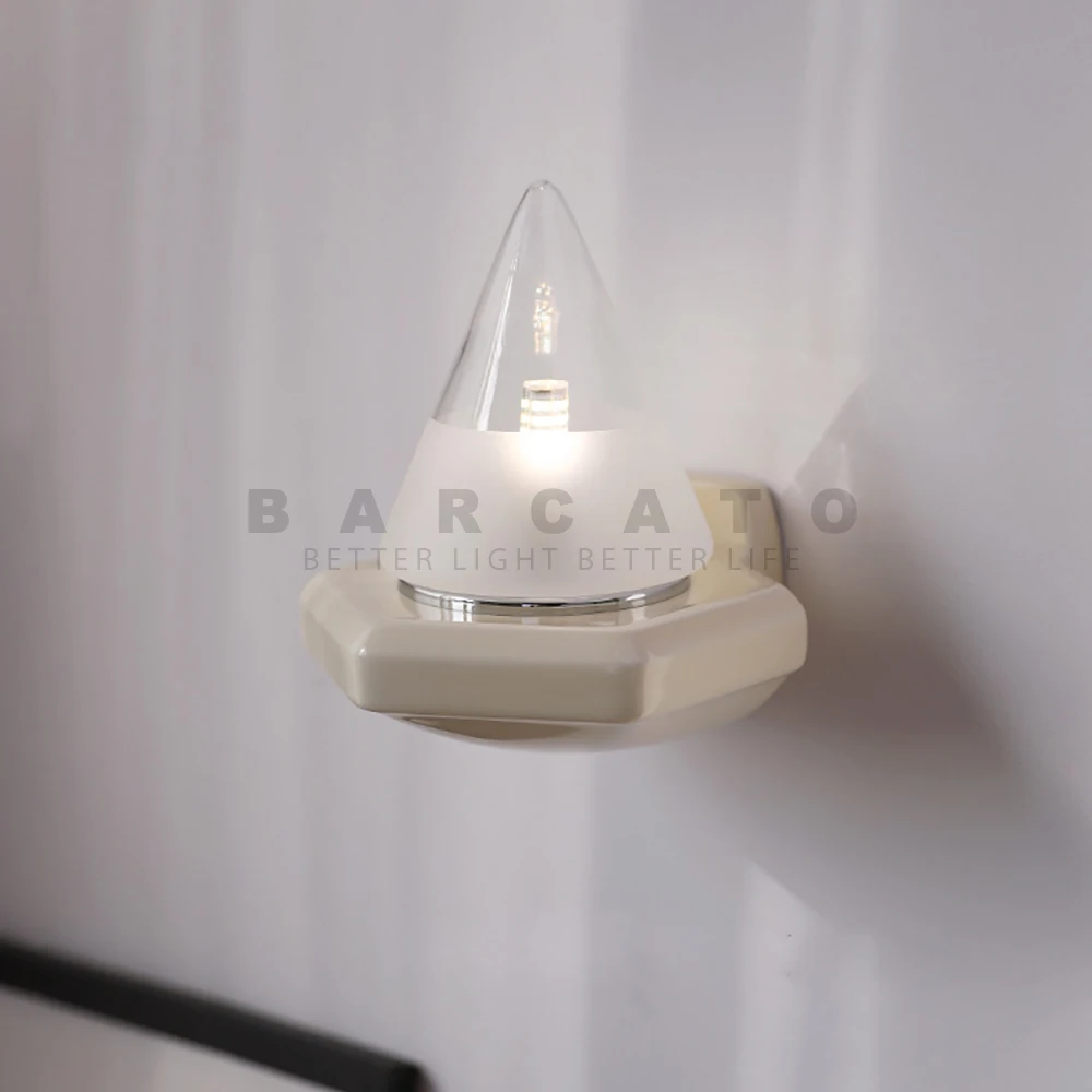 Modern White Ceramic Wall Mounted Lamps for Hotel Bedroom Bedside Glass Wall Sconce Light Fixtures Nordic Hallway Aisle Indoor