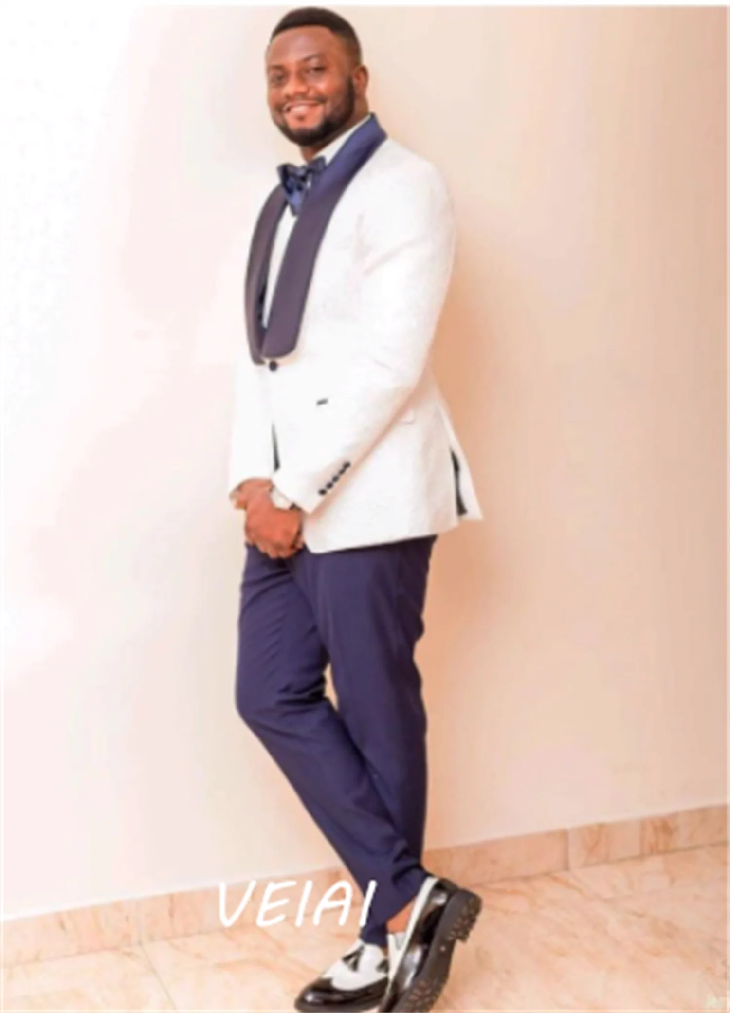 

CustomizedAfrican Floral Men Suits for Wedding Male Tuxedos 3 Pieces Jacquard Groom Tuxedo Shawl Lapel Custom Prom Blazer with V