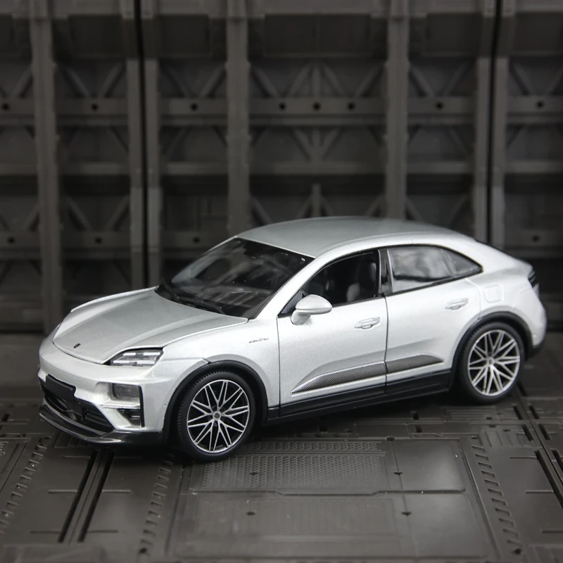 

Bburago 1:24 моделирование Porsche Macan Turbo электрическая модель автомобиля из сплава статическое украшение, двери и капот можно открыть