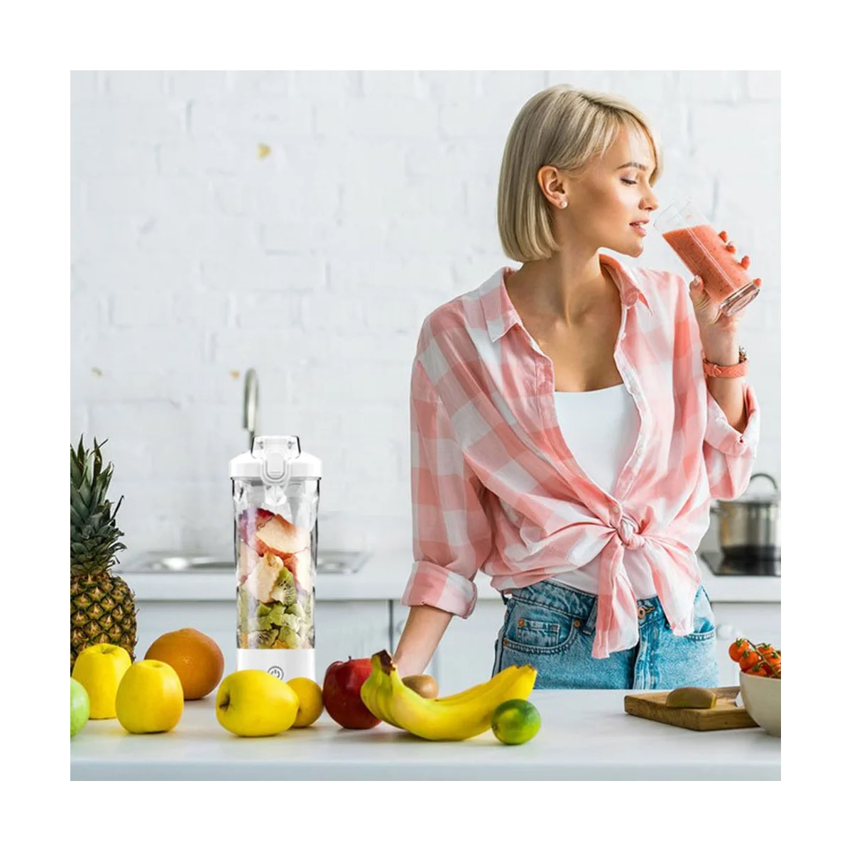 Портативный блендер, блендер индивидуального размера для коктейлей, блендер с 6 лезвиями, мини-миксер 20 унций, перезаряжаемый