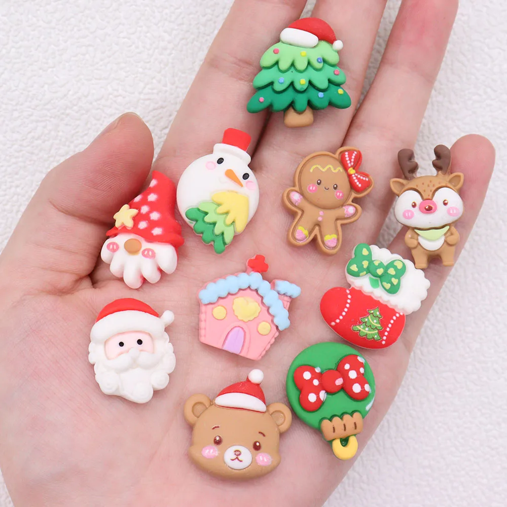 Mix 50pcs Resin Shoe Charms Deer Bear Santa Claus Snowman Socks Christmas House Gingerbread Man Decorations for Bands Bracelets