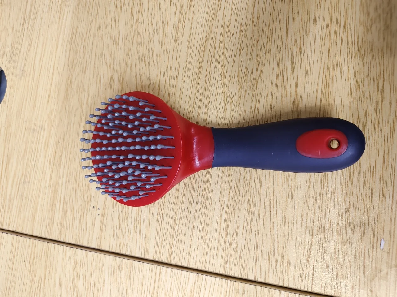 Horse Mane & Tail Brush Round Soft Rubber Grip Needle Bristles Horse Grooming Brush Stable Cleaning Tool