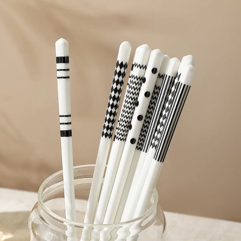 1pairs Polka Dots Ceramic Chopsticks High Temperature Resistance Bone Porcelain Long Sushi Household Sushi Chopstick