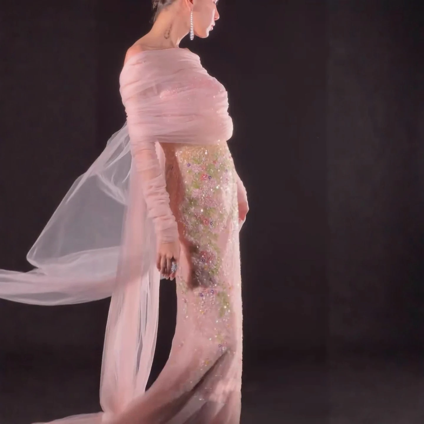 فستان سهرة Serene Hill LA73346 فساتين حورية البحر الفاخرة المطرزة باللون الوردي مع كيب شفاف للنساء للحفلات 2026 حسب الطلب