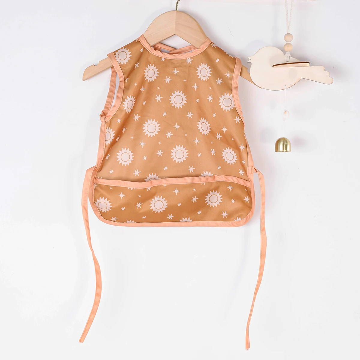 HappyFlute New Cute Print One Piece With Big Pocket Waterproof Printing Sleeveless Hook&Loop Design Reusable Baby Feeding Bibs