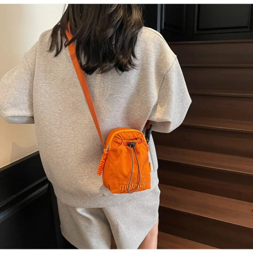 

Lightweight Women's Crossbody Bag Adjustable Drawstring Water Bottle Bag Korean Style Portable Mobile Phone Small Bag Picnic