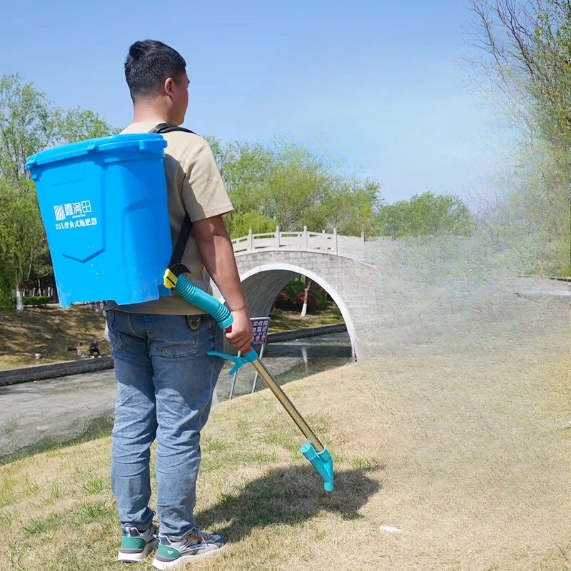 

Agricultural corn fertilizer applicator, top dressing device, backpack multi-functional manual fertilizer sprinkling point