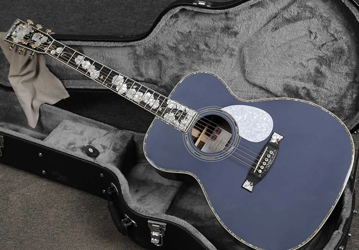 

Custom 41 inch All Solid wood 5 A spruce with Master grade Adiron spruce acoustic guitar