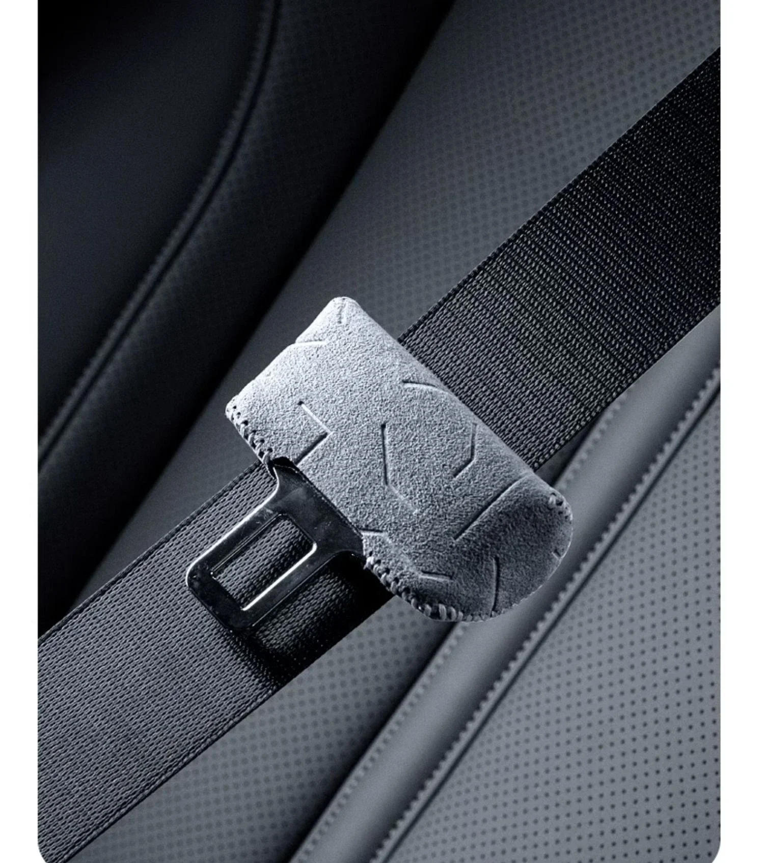 

Embossing Frame Front And Back Row Suede Automobile Safety Belt Buckle Protection Cover Suitable For ZEEKR 001 2021 2022 2023