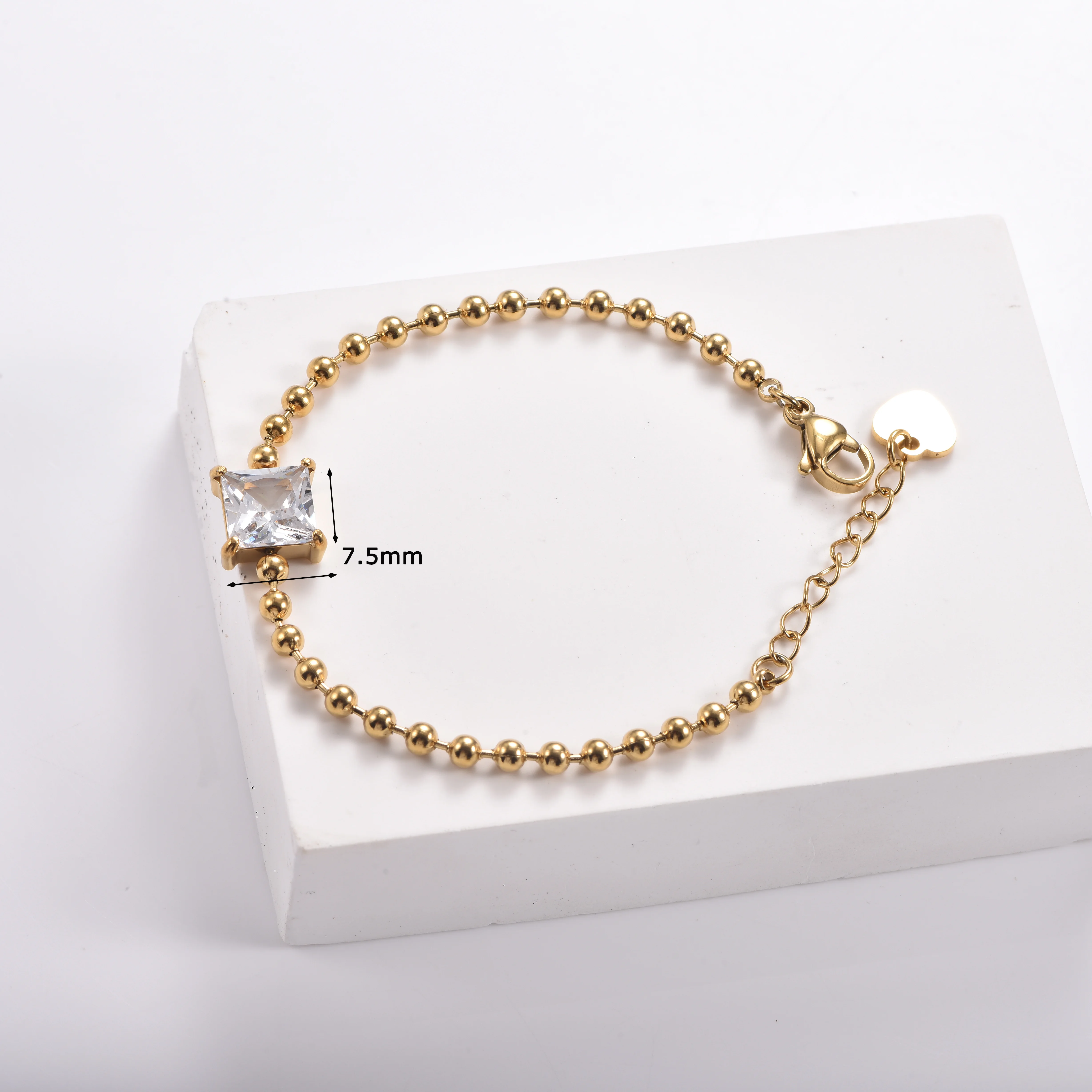 Edelstahl-Perlenkettenarmband für Damen, Charm-Armband, 18K vergoldet, wasserdicht, mit Herzanhänger, verstellbarer Schmuck – Detail 4