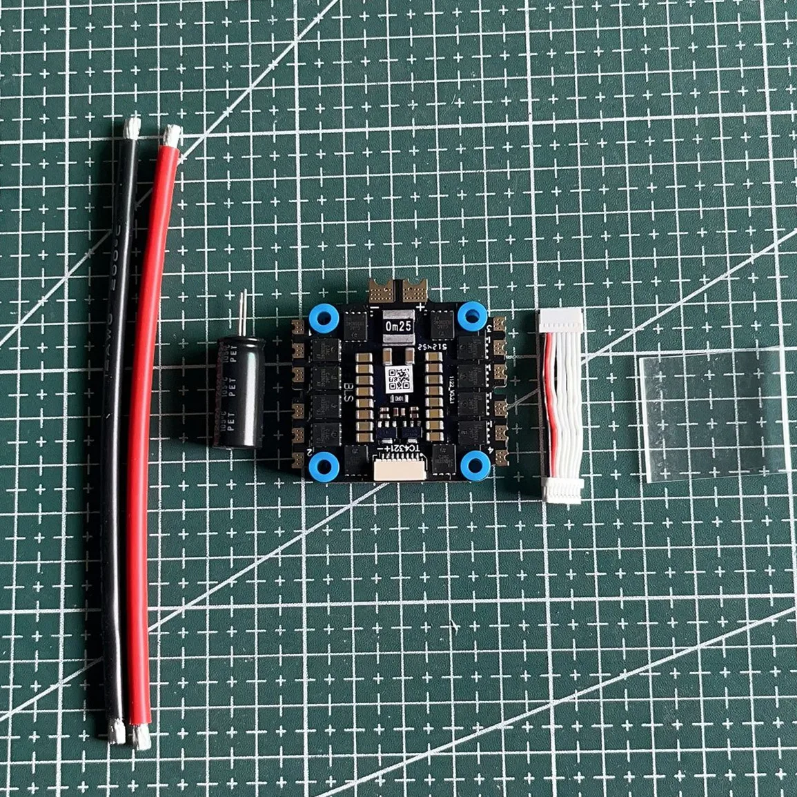 Hobbywing XRotor RTR 4 en 1 65A LITE BLS BLHELI-S ESC 4-6S 30,5X30,5 MM para piezas de drones de carreras con visión en primera persona