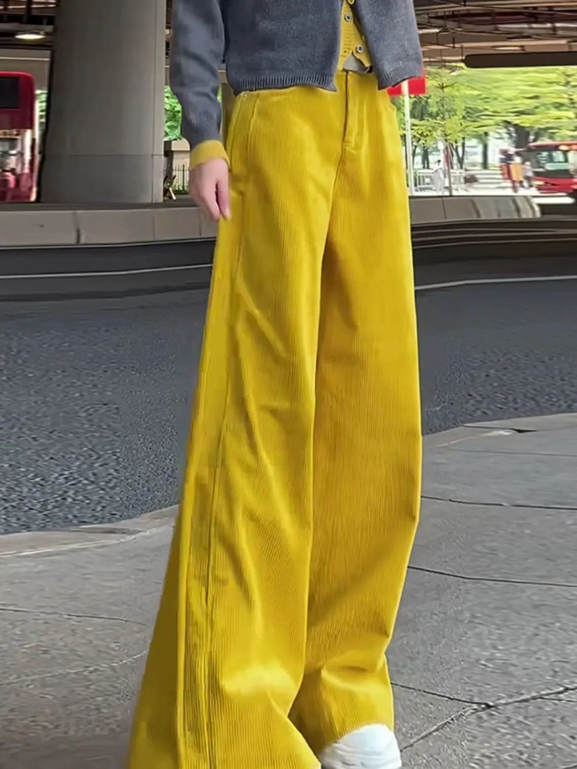 Pantaloni a gamba larga in velluto a coste giallo diamante pantaloni da pavimento slim a vita alta larghi dritti per bambini 2025 nuovi