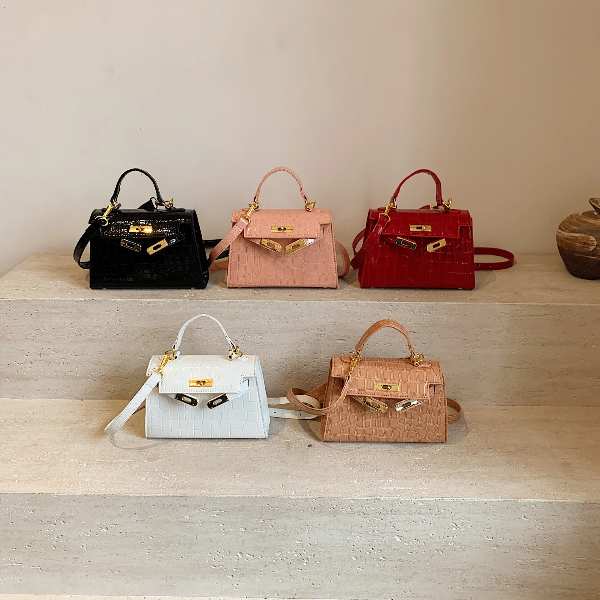 

Высококачественная текстурированная модная сумка, сумка через плечо в стиле ретро с крокодиловым принтом, новый однотонный дизайн