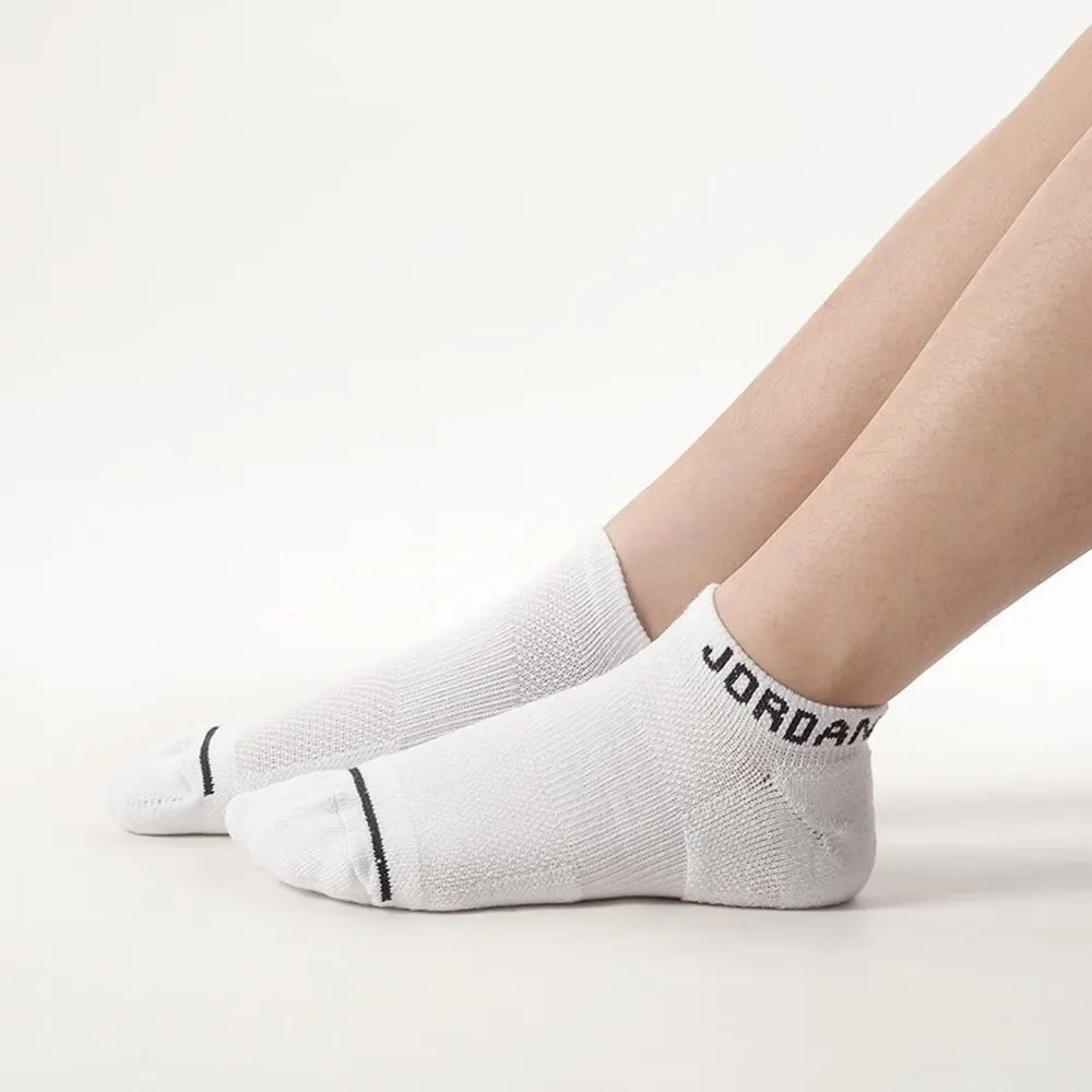 

Nike Socks: 3-Pack of Men's and Women's Mid-Calf Socks—Moisture-Wicking, Comfortable Basketball Socks SX5546-100