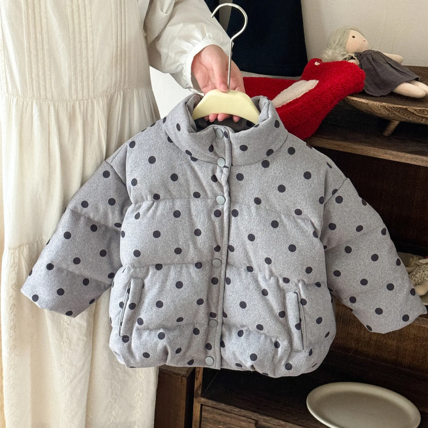 

Детская одежда, детское повседневное теплое пальто, новинка зимы 2025 года, пуховик для девочек, универсальное пальто на белом утином пуху в корейском стиле в горошек