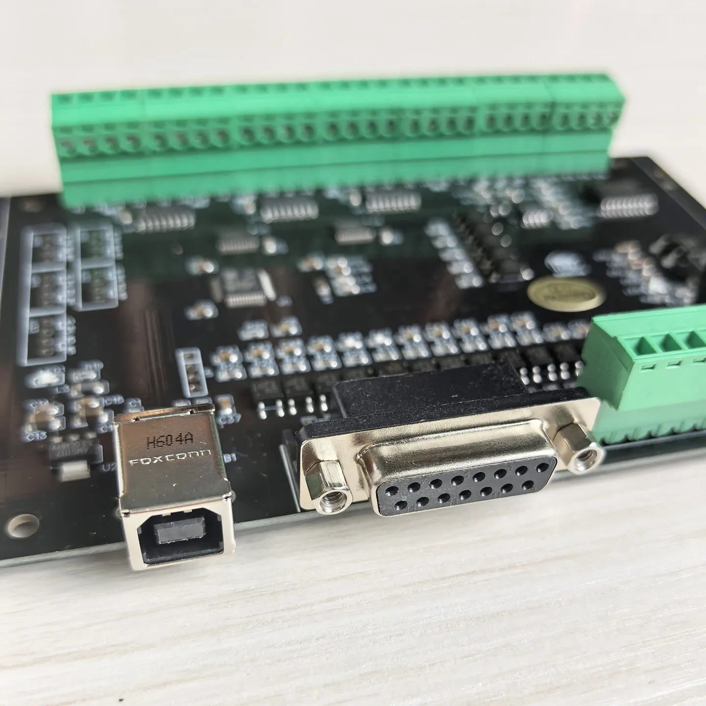 USB MACH3 motion control card 5-axis control board carving machine interface board can be connected to wired handwheel