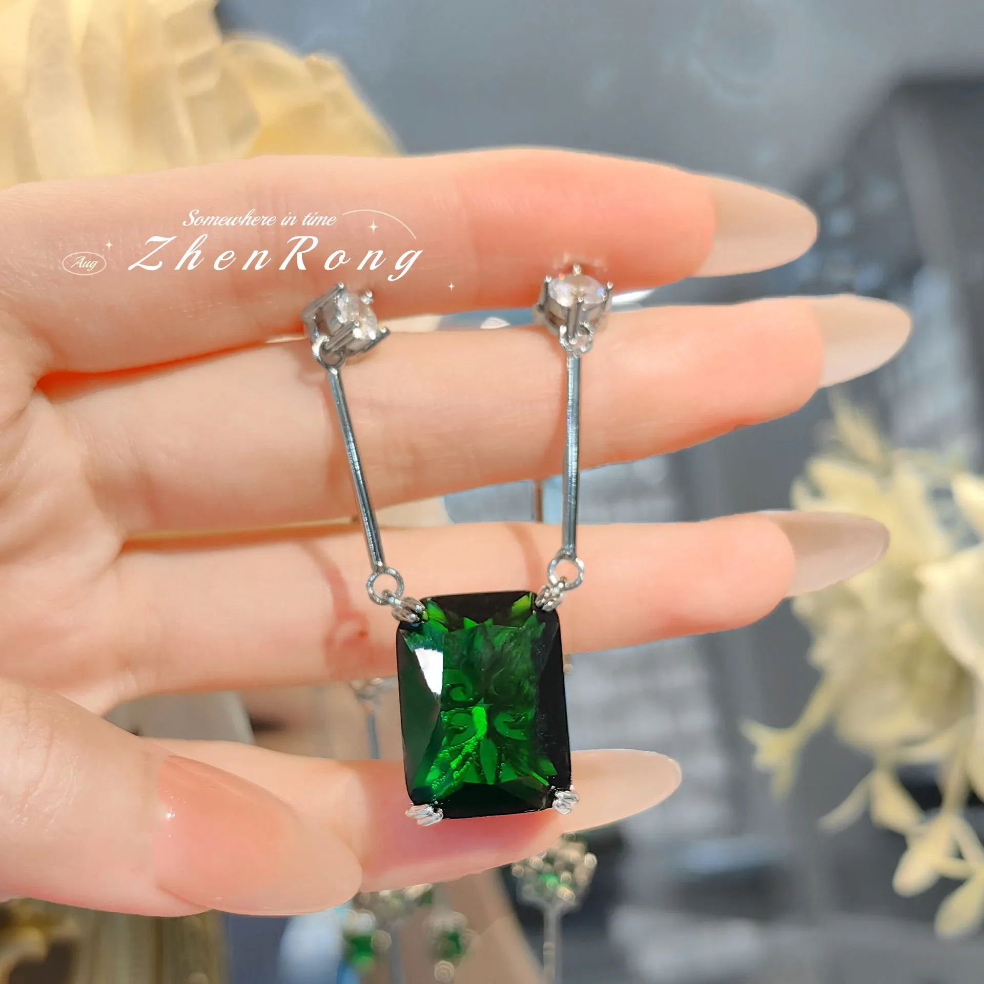 2024 New Luxury Square Large Carat Emerald Necklaces For Women Silver Color Green Zircon Lady Birthday Cocktail Gift Jewelry