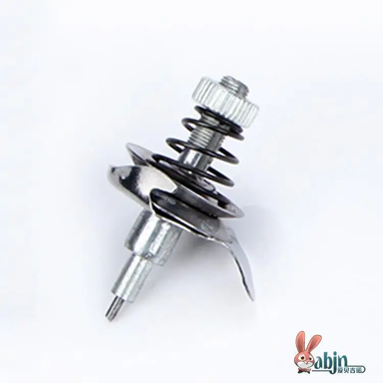 

Винтажные запчасти для швейных машин: шпулька, масляный наперсток, игла №4, кожаное кольцо, пружина для нити, выжимка, домашний текстиль