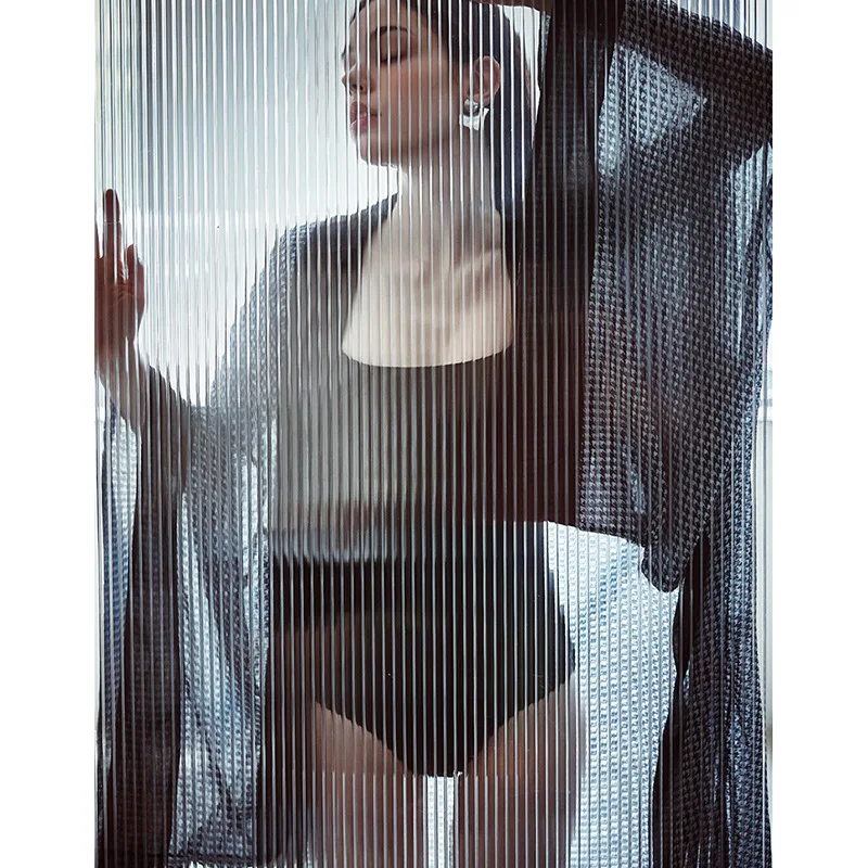 Fino preto sexy puro branco triângulo maiô de uma peça para mulher com tubo superior e sem costas design europeu americano primavera quente