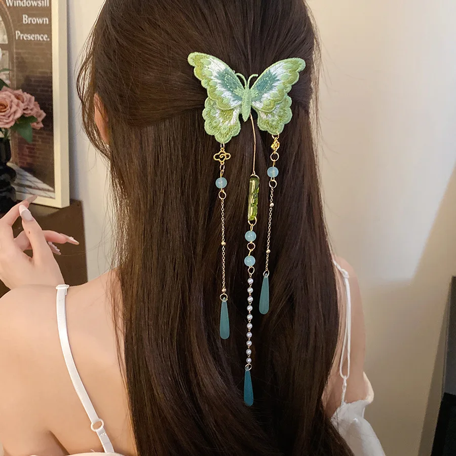 Grüne bestickte Schmetterlings-Haarspangen für Damen – Neuartige chinesische Retro-Haarspangen mit Harzperlen und Quasten im Entenschnabel-Stil für Hanfu und Cheongsam – Detail 4
