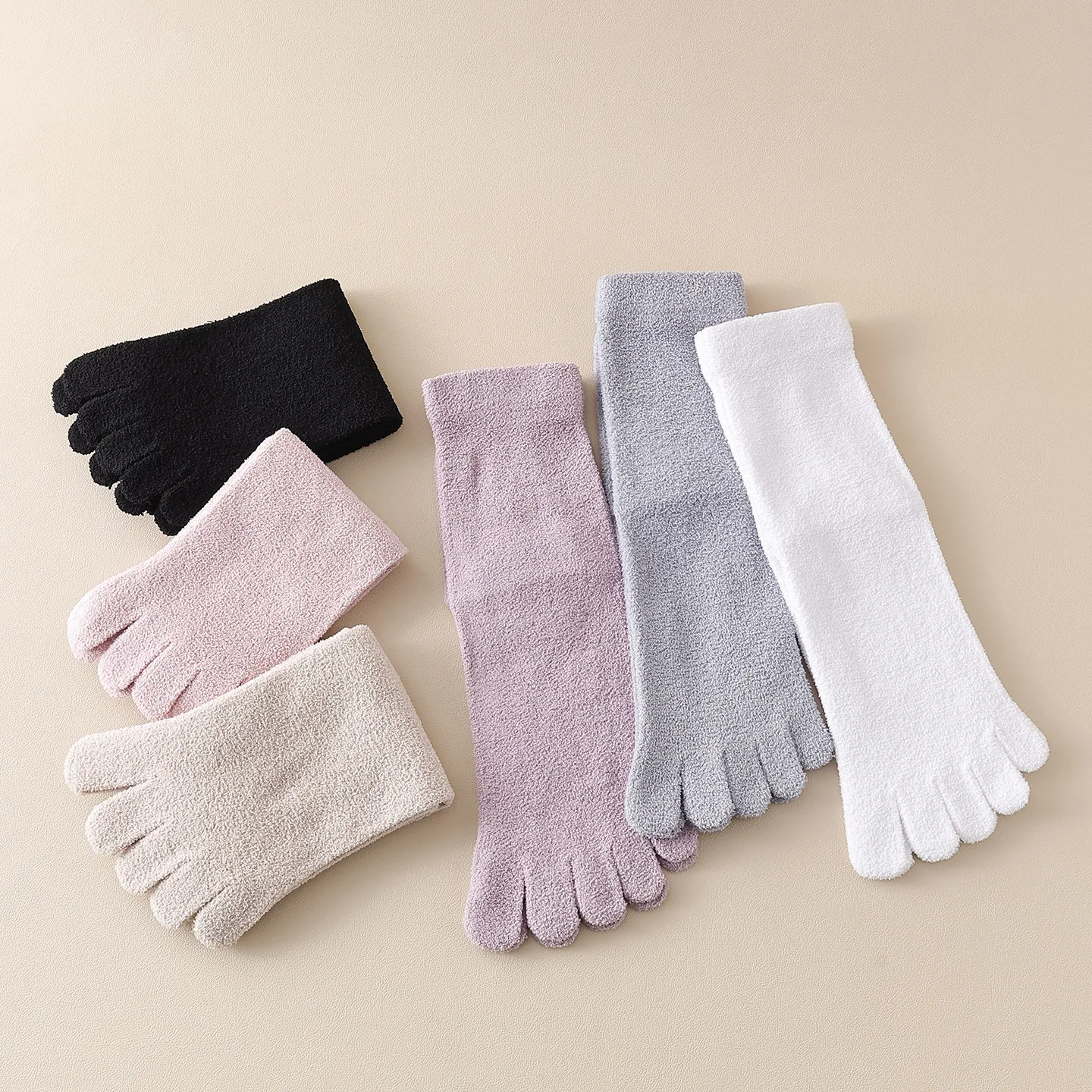 3 Pairs Solid Color Thick Velvet Warm Toe Socks Winter Toe socks Women Ladies Girls Mid-tub Soft Cold-resistant Five Toed Socks