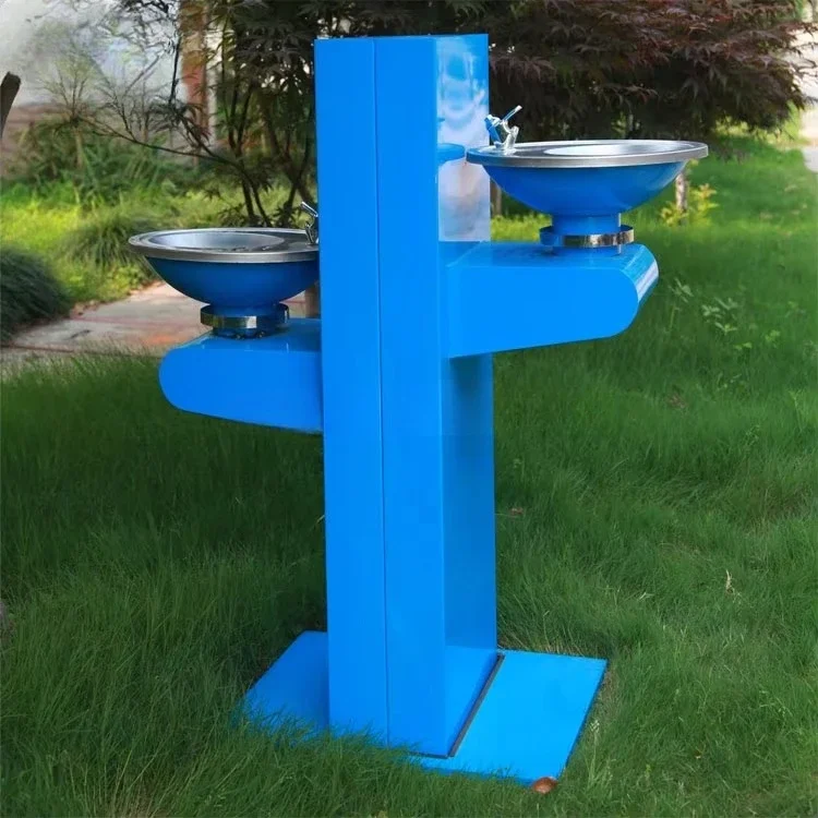 Outdoor water dispenser street or park