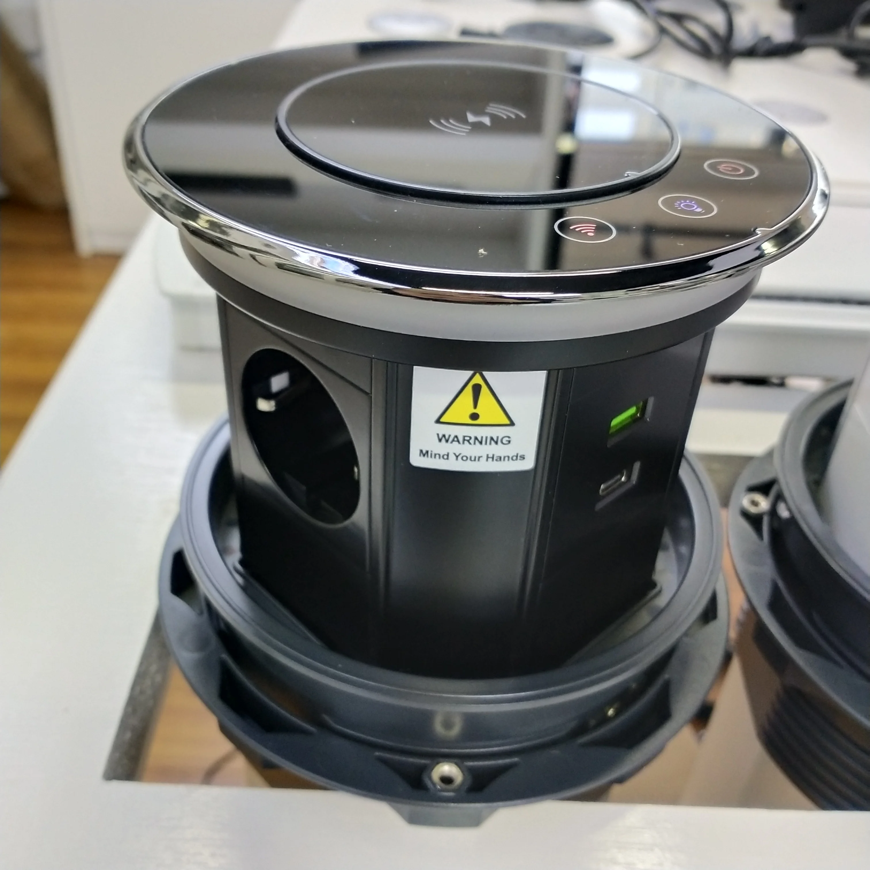 IP65 waterproof WiFi smart power supply, electric kitchen countertop, electric pop-up desktop socket