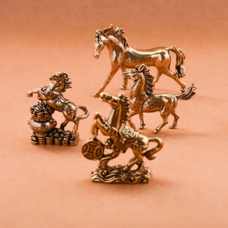 Antique Bronze Horse to Success Ornament: Thousand Mile Zodiac Horse Wealth Promotion Figurine for Office Desk & Tea Pet Decor
