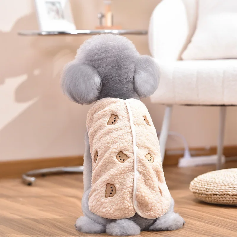 

Winter Warm Strawberry Pet Dog Coat Pet Dog Bear Embroidered Lamb Fleece Hoodie Teddy Jacket Small Pet Clothes Puppy Clothes