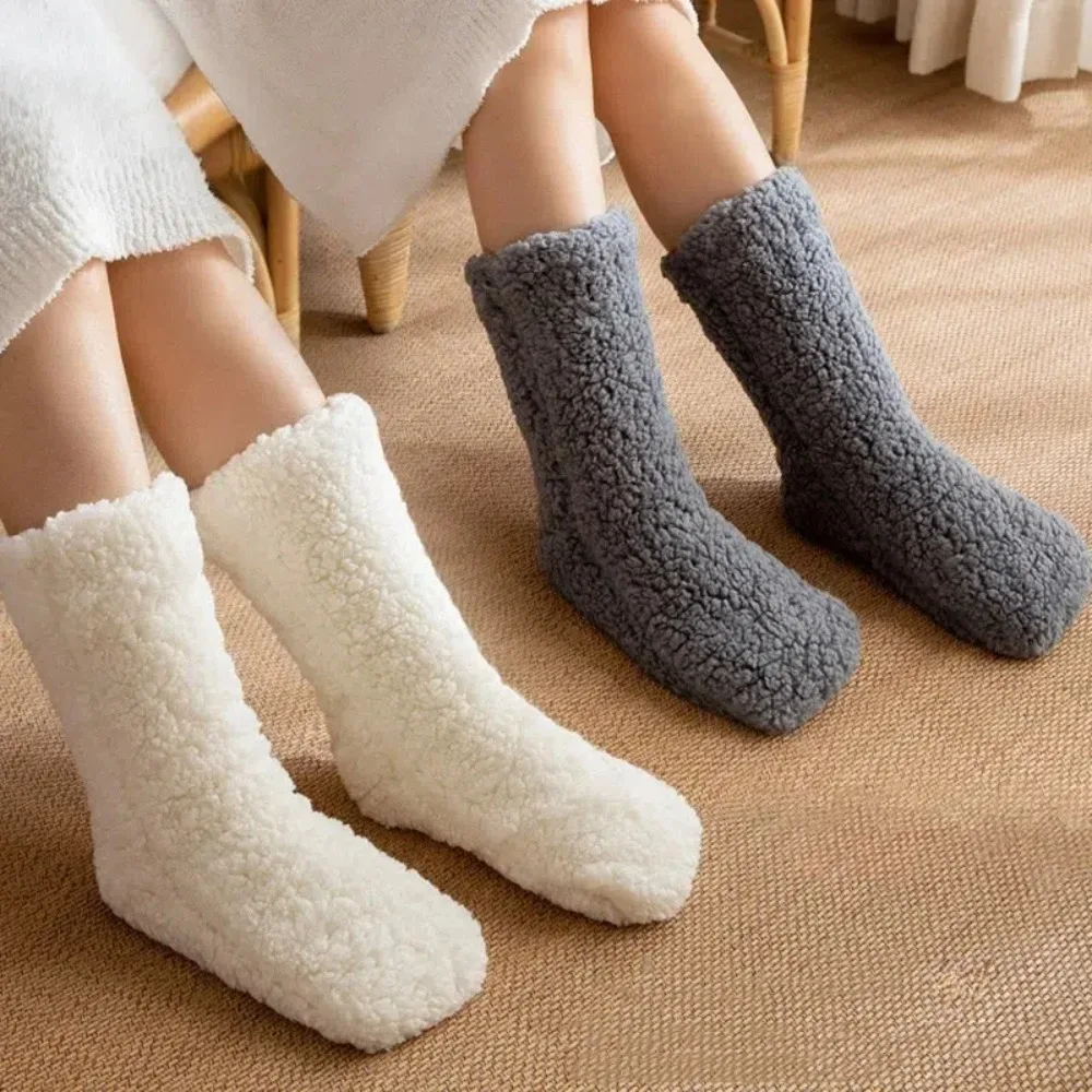 Calcetines térmicos gruesos de felpa Kawaii para mujer, pantuflas antideslizantes y esponjosas para dormir, calcetín polar de piel para interior