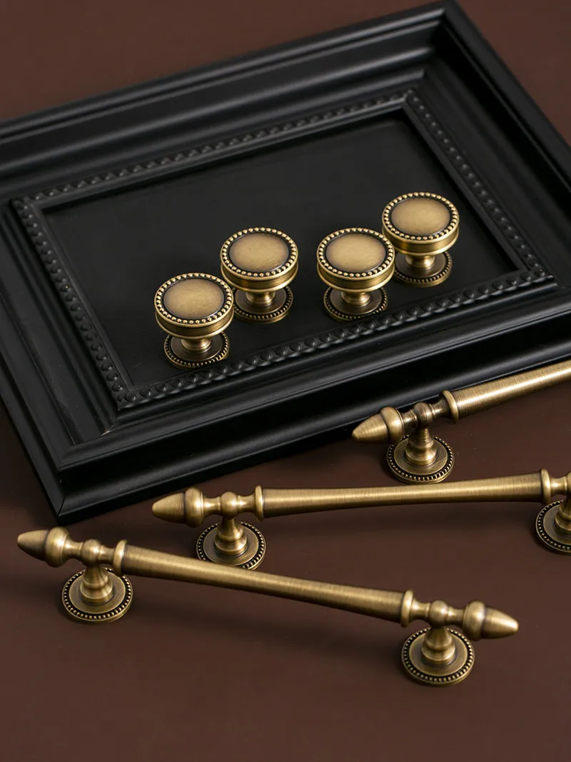 Antique Solid Brass Drawer Pulls and Knobs Set Elegant Tapered Bar Handles Minimalist Luxury Bedside Table Handles