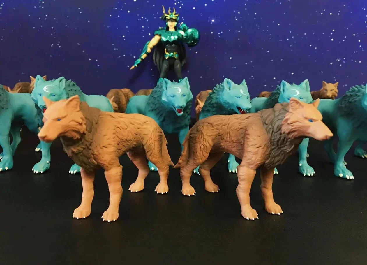 Saint Seiya Cloth Myth Silver Moon Wolf Fifth Bright Star Canis Major God Warrior Arctic Wolf Filiru Scene Model in Stock