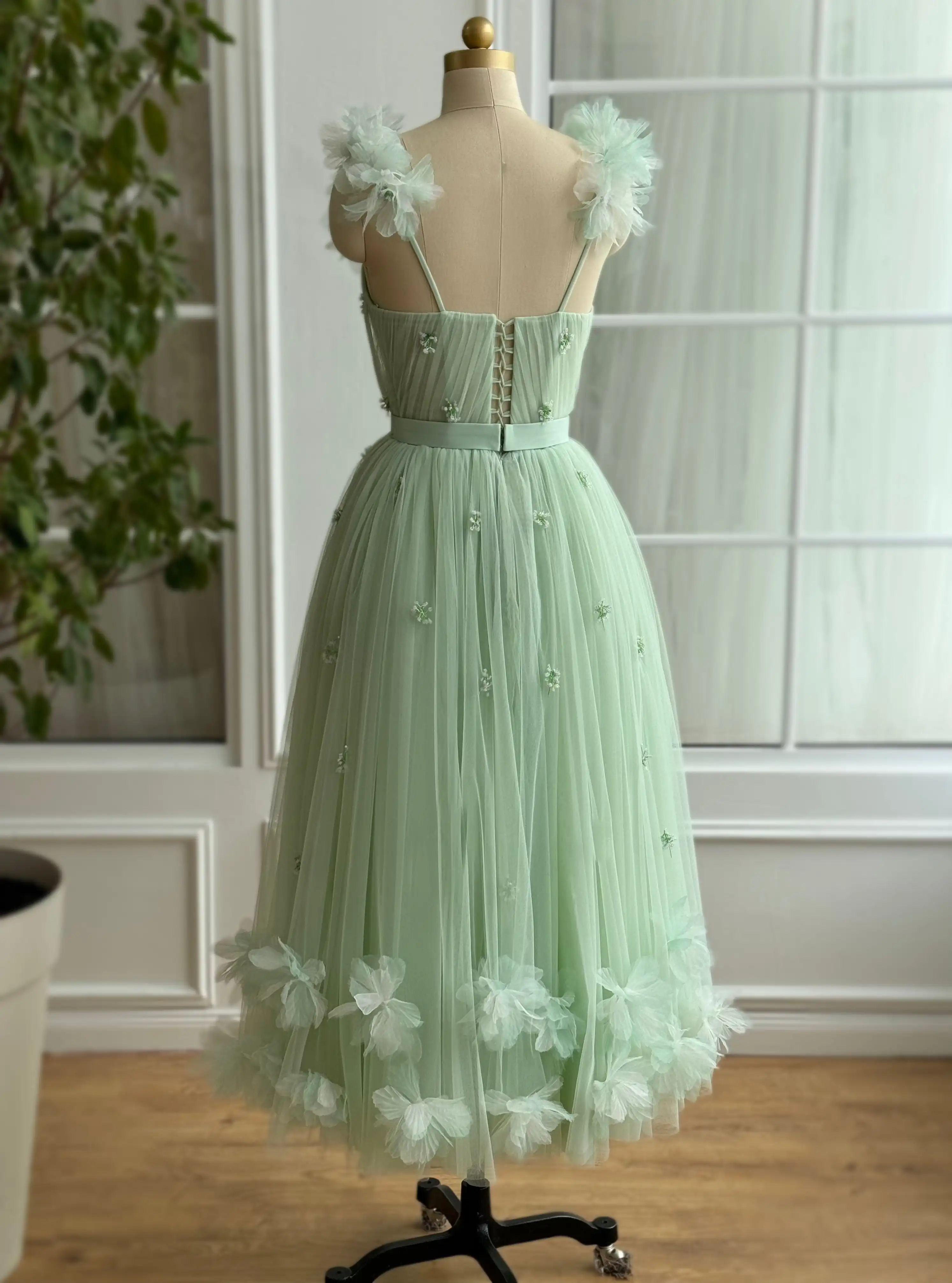 Off-the-shoulder V-Neck Prom Dresses 3D Flowers Sleeveless Backless Pleated Corset Evening Gowns A-line Tea-length Ball Gowns