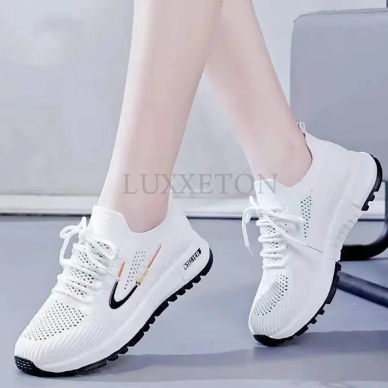 Women Flat Shoes 2024 New Fashion Autumn White Lace Up Women Casual Breathable Non Slip Thick Soled Running Sneakers