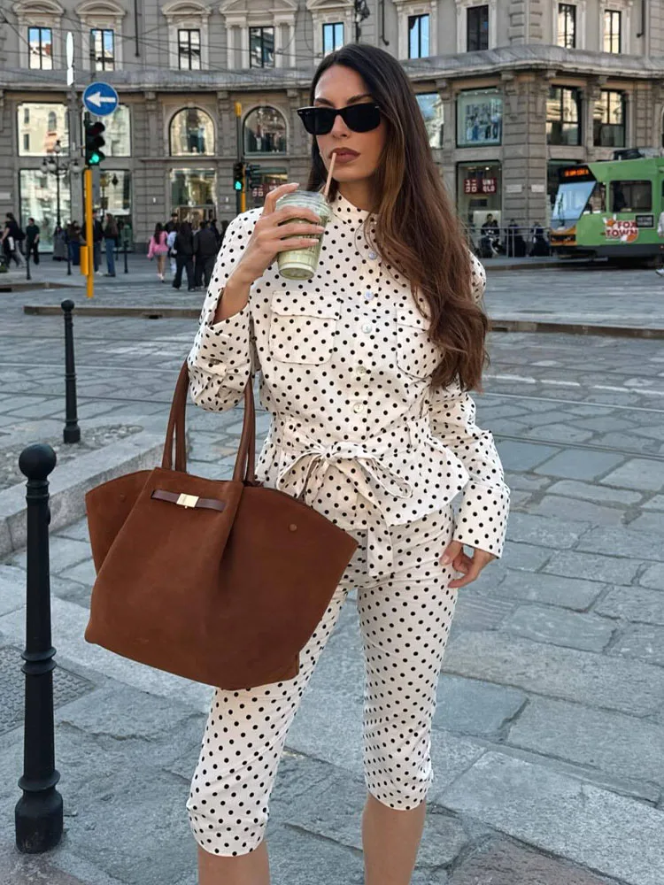 HH Damen Mode-Hosenanzug Hemdstil Taschen Einreihig Gürtel-Dekoration Kurze Jacke+Hochgeschnittene Reißverschluss-Caprihose
