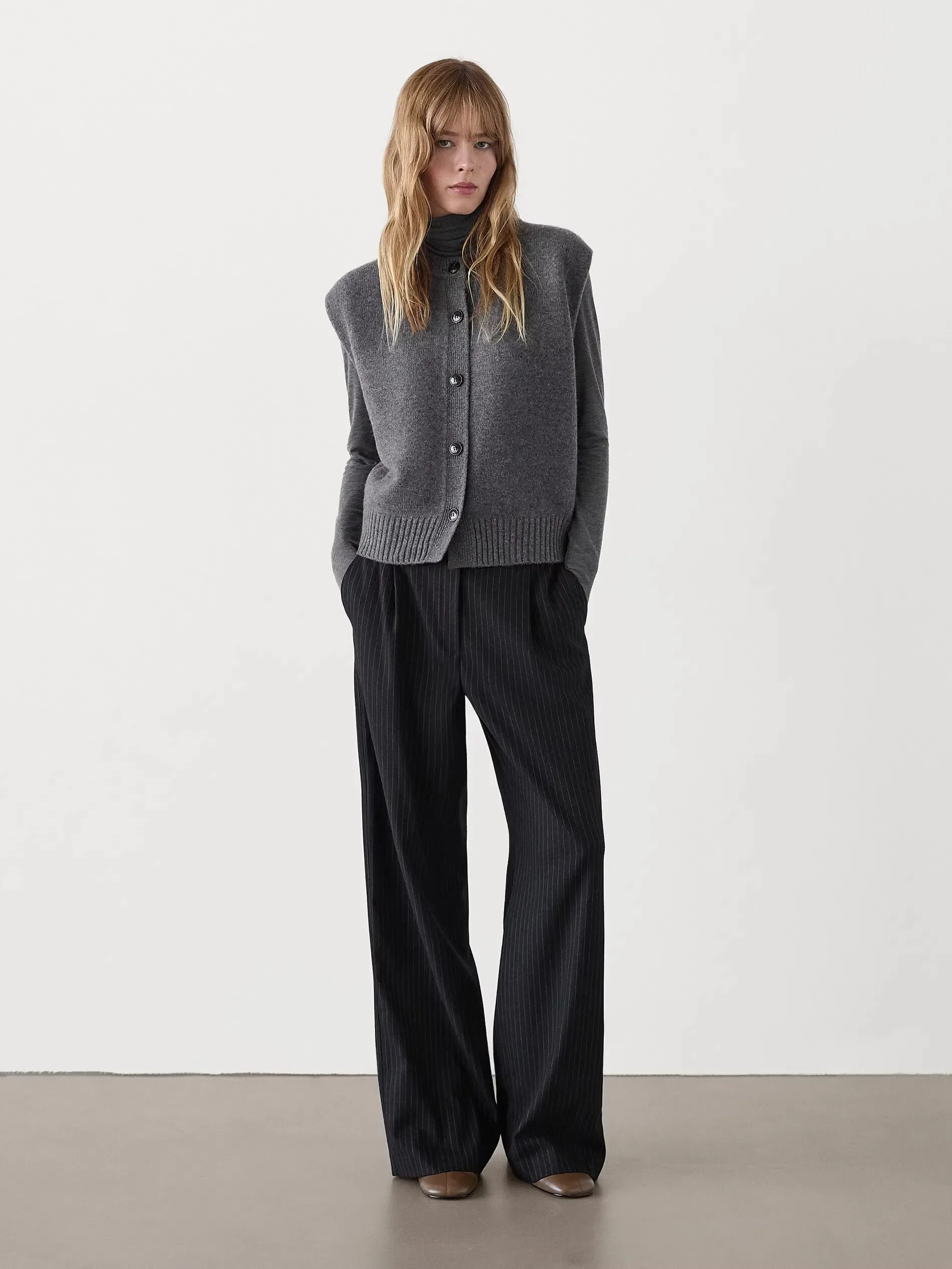 

Ethereal costume 2025 massidutti autumn new style of Women's casual grey minimalist suit knit vest