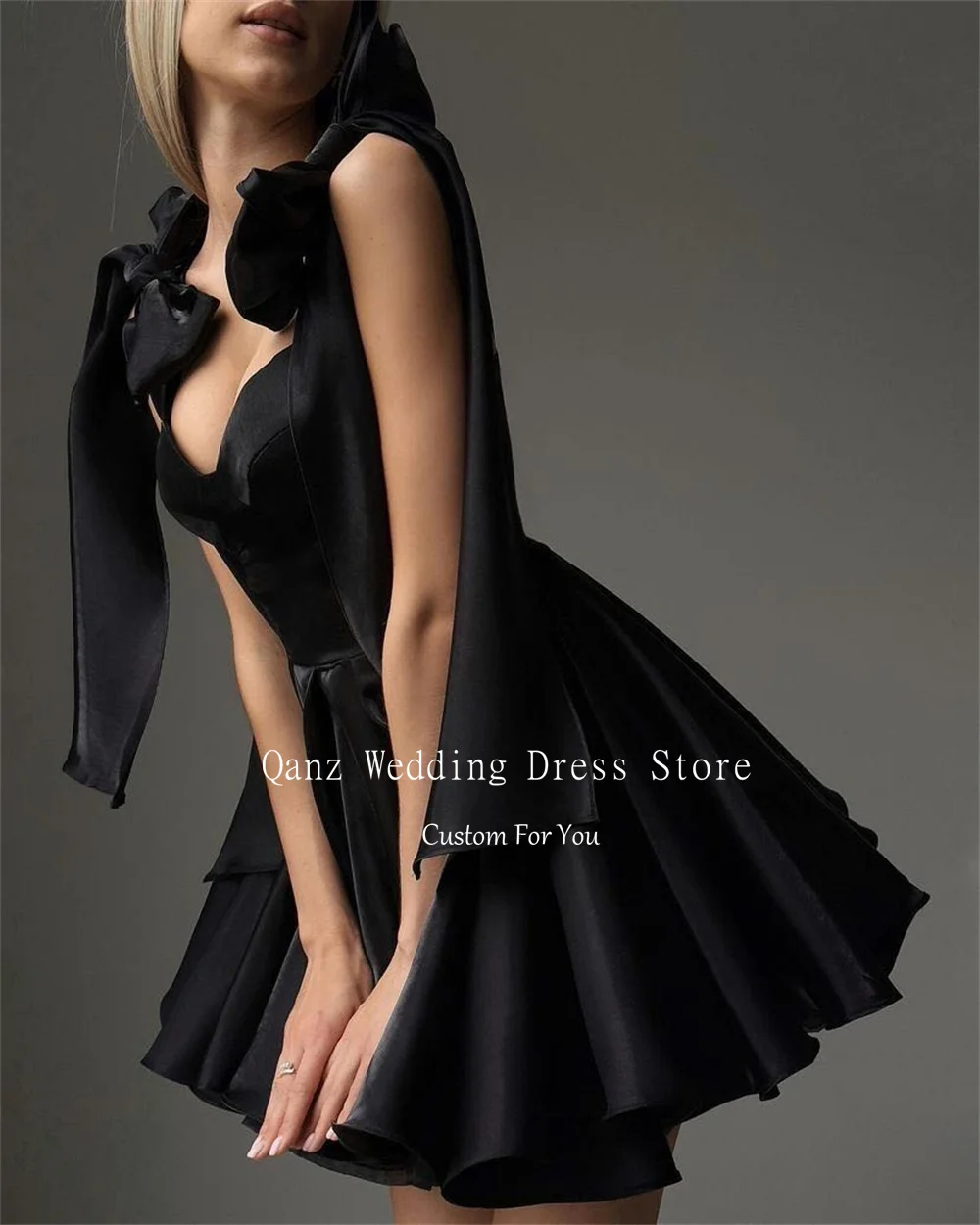 Qanz Short Bow Straps Prom Dresses A Line Black Satin Homecoming Dresses Lace Up Back Mini Vestidos De Graduación Customized