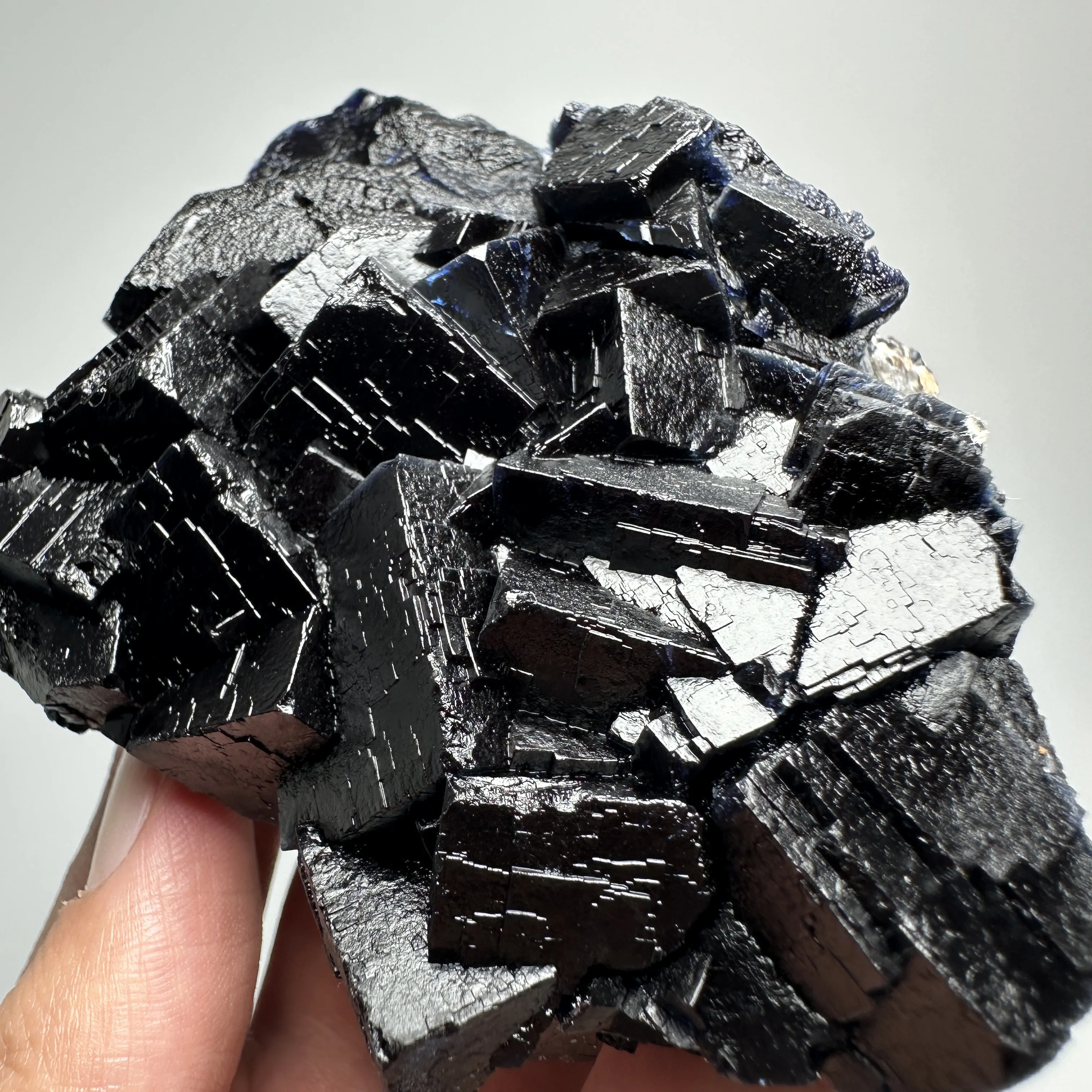 Natural fluorite Pakistan black rose fluorite specimen red light rough mineral crystal quartz healing stone home decoration