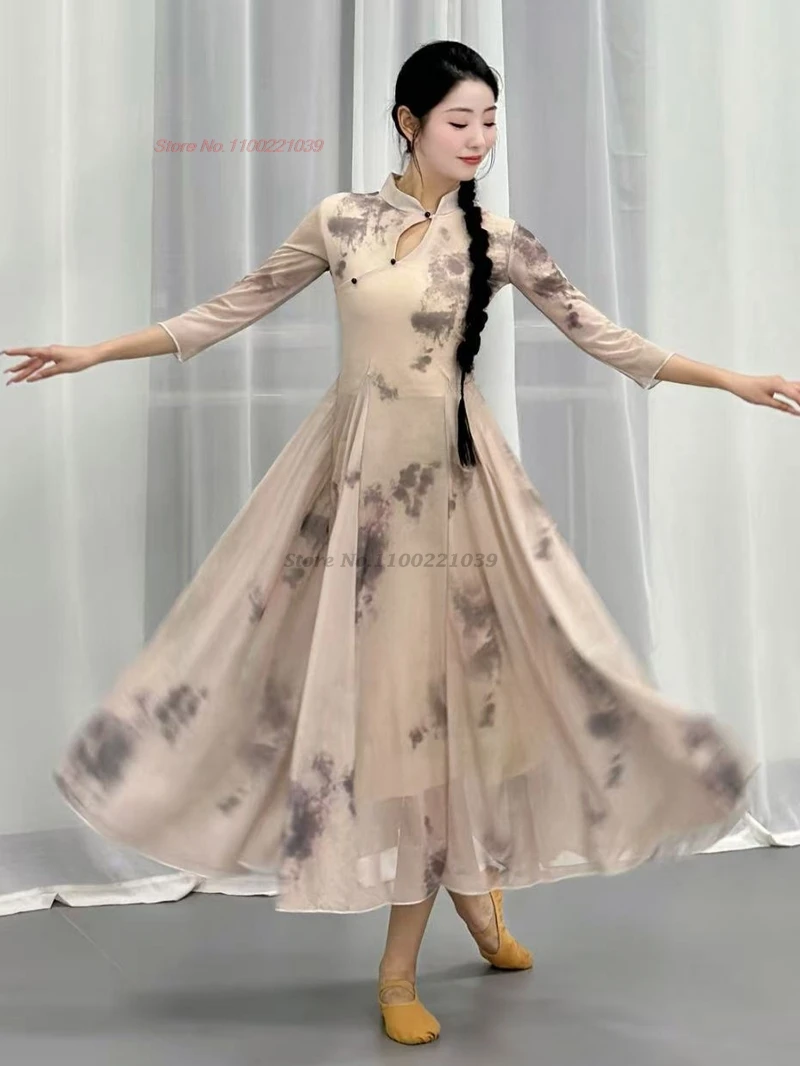2025年中国民族舞踊衣装 花柄プリント メッシュ旗袍 チャイナドレス 伝統舞踊練習用 ステージパフォーマンス衣装