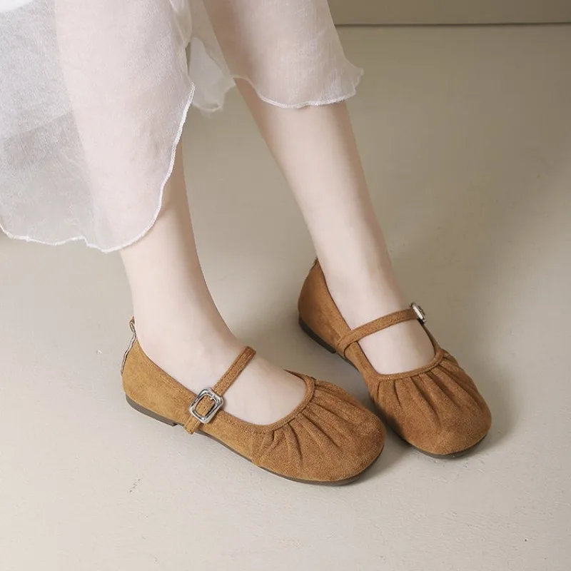 Women's Mary Janes Flat Shoes Round Toe Suede-Look Pleated Front Buckle Strap Casual Vintage Style Dress Footwear Everyday Flats