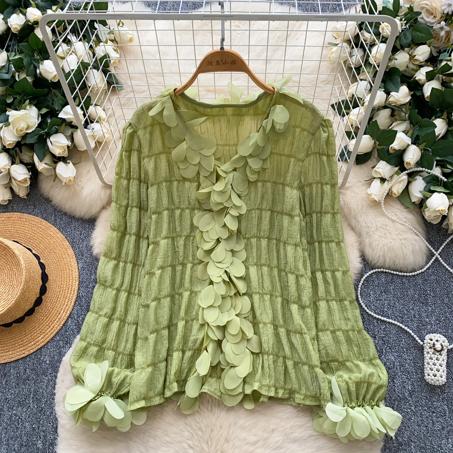 

V-neck Three-dimensional Flower Long Sleeved Shirt for Women Causal Slimming for Autumn 2025
