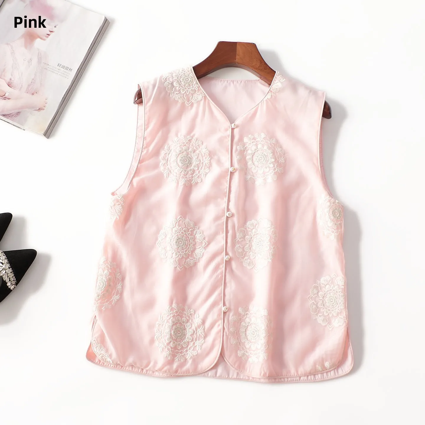 

Новая женская жилетка 2025 года премиум-класса с вышивкой, из плотной ткани, с круглым вырезом, для повседневной носки