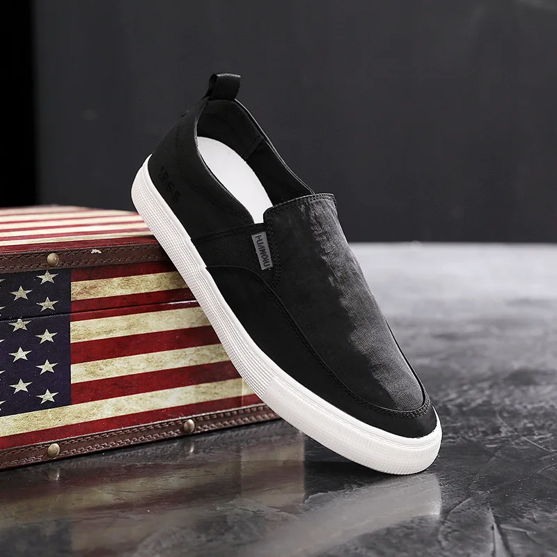 New Autumn Men\'s Vulcanized Shoes Canvas Shoes Slip-on Shoes Men\'s Casual Breathable Loafers Soft-soled Shoes Sneakers