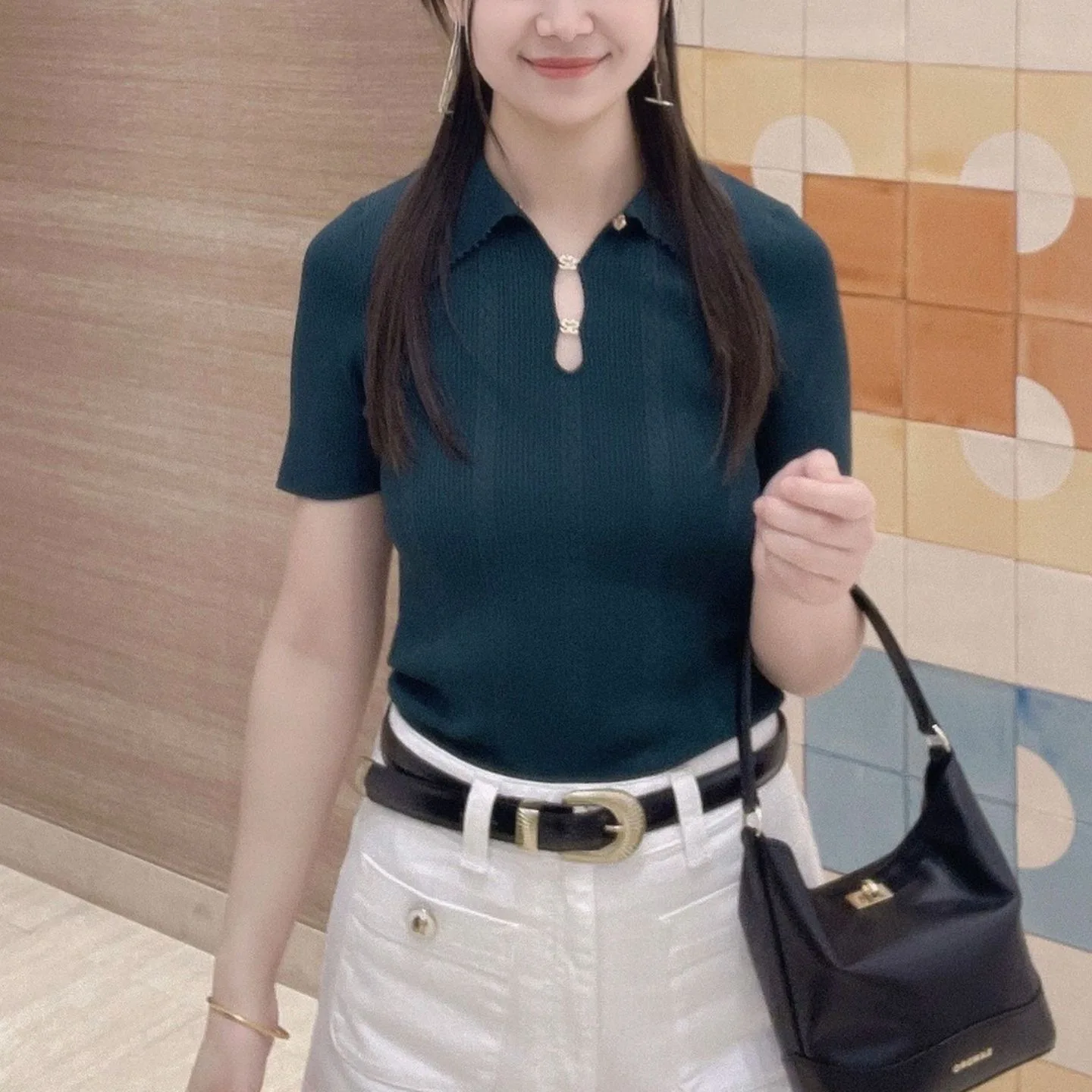 

2025 Autumn and Winter Women's Dark Green Sweater Short Sleeve Lapel Slim Fit Office Ladies Elegant Tops