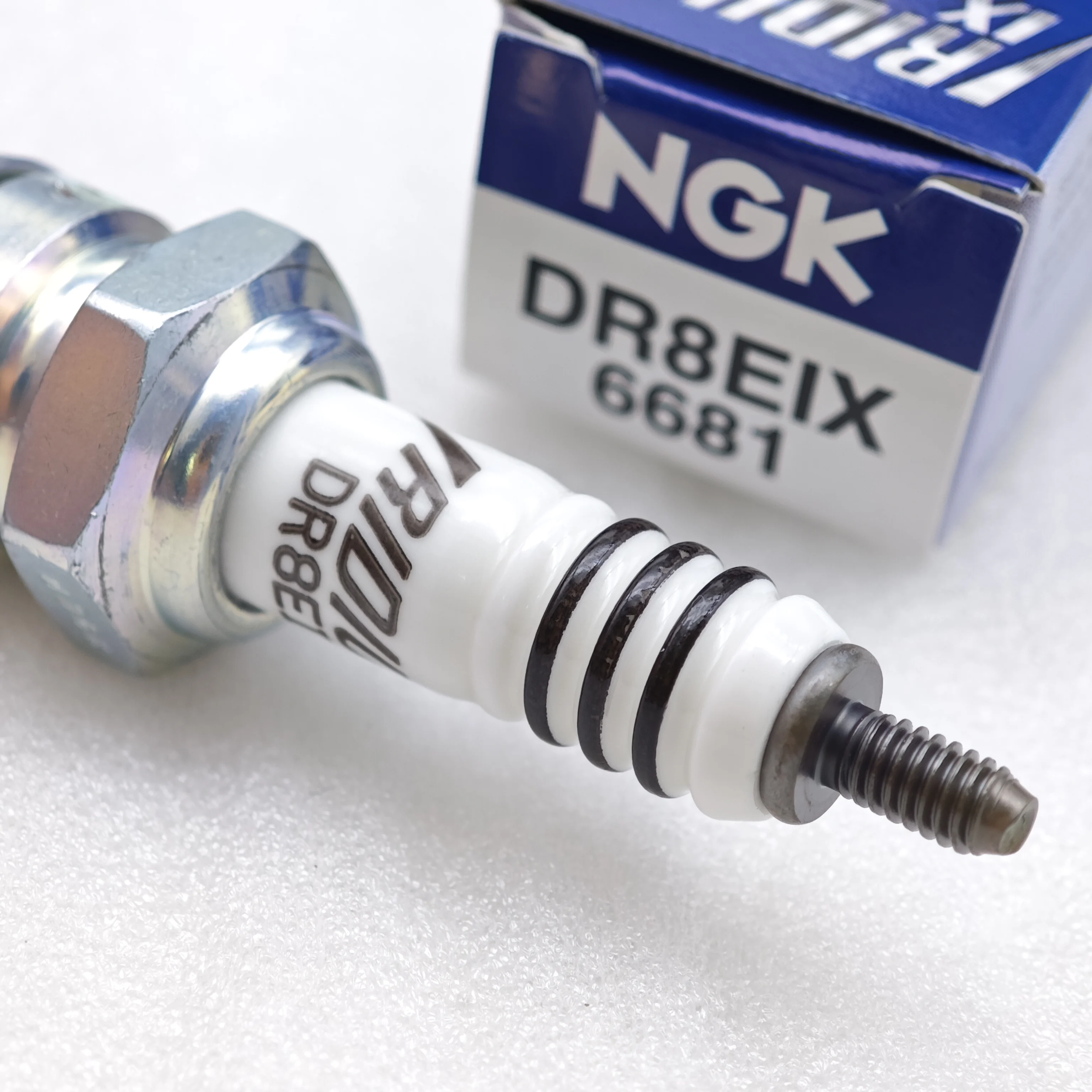 1pcs NGK Iridium Spark Plug DR8EIX 6681 Upgrade D8EA DR8EA